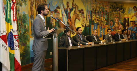 Pedro Henrique Azevedo, assessor da presidência, na abertura do evento ( foto: Frederico La Rocca)